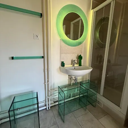 In With Balcony Apartment *